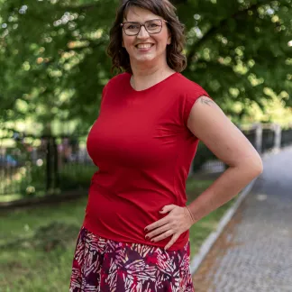 Triko Allure s výstřihem na zádech 