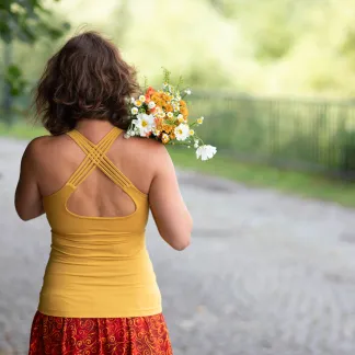 Tílko Lea s všitou braletkou, barva CHINESE YELLOW | PachaMama.cz