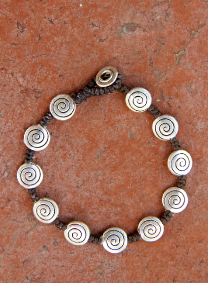 Náramek s kovovými korálky | PachaMama.cz