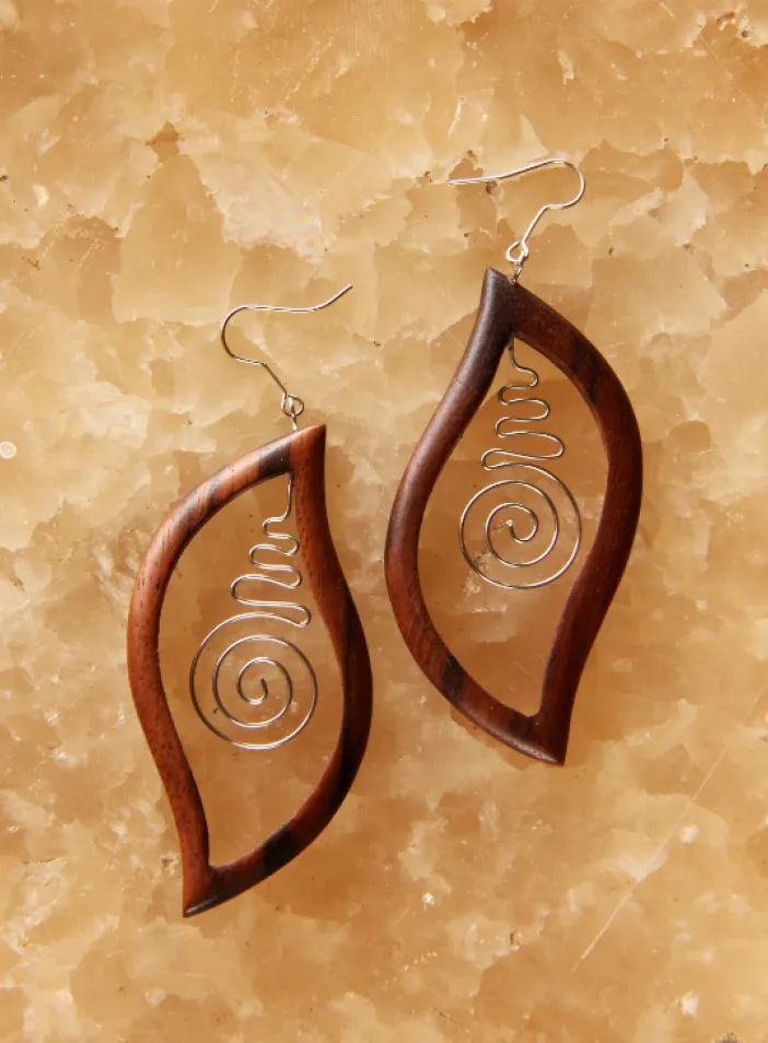 Dřevěné náušnice se spirálou | PachaMama.cz