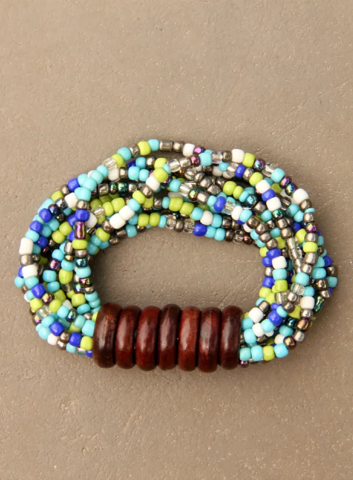 Korálkový náramek s dřevěnými kroužky | PachaMama.cz