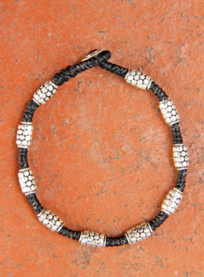 Náramek s kovovými korálky | PachaMama.cz