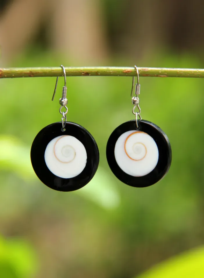 Náušnice s bílou mušlovinou | PachaMama.cz