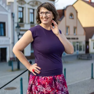 Triko Allure s výstřihem na zádech 