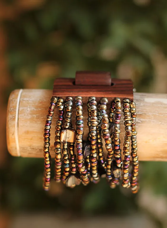 Náramek s dřevěnou přezkou, tmavá paua | PachaMama.cz