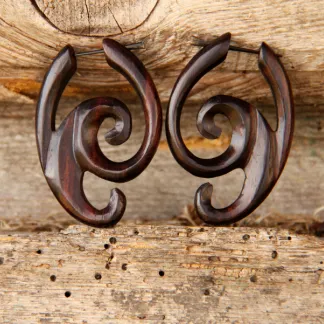 Dřevěné náušnice s tyčkou  | PachaMama.cz