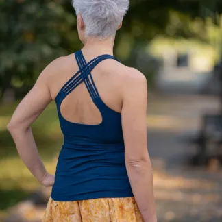 Tílko Lea s všitou braletkou, barva NAVY | PachaMama.cz