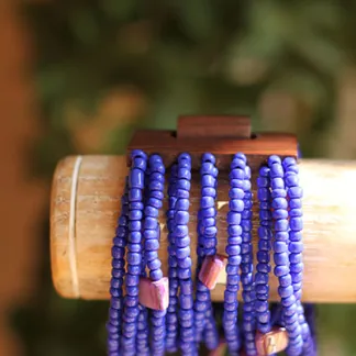 Náramek s dřevěnou přezkou, modrý | PachaMama.cz