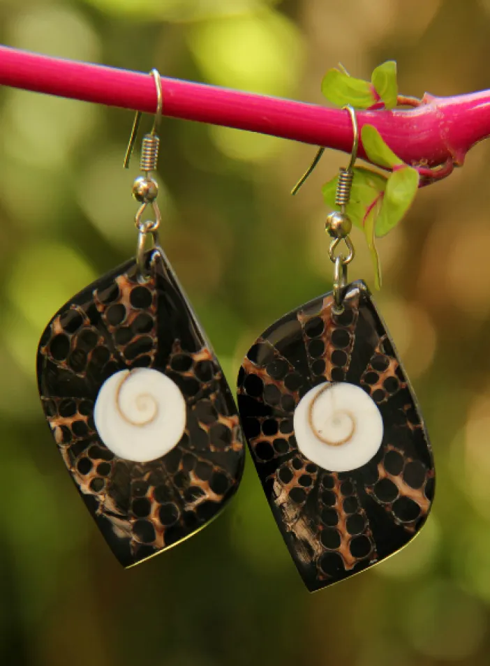 Náušnice z mušloviny | PachaMama.cz