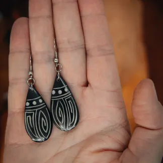 Kostěné náušnice 