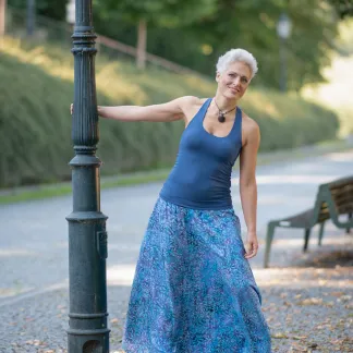 Tílko Lea s všitou braletkou, barva INDIGO | PachaMama.cz