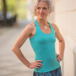 Tílko Lea s všitou braletkou, barva TOSCA | PachaMama.cz