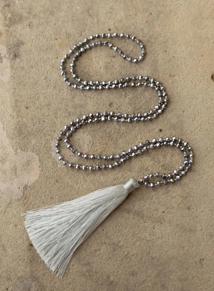 Náhrdelník Japa mala stříbrný se střapcem | PachaMama.cz