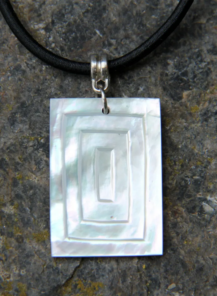 Náhrdelník s perleťovým příveskem  | PachaMama.cz