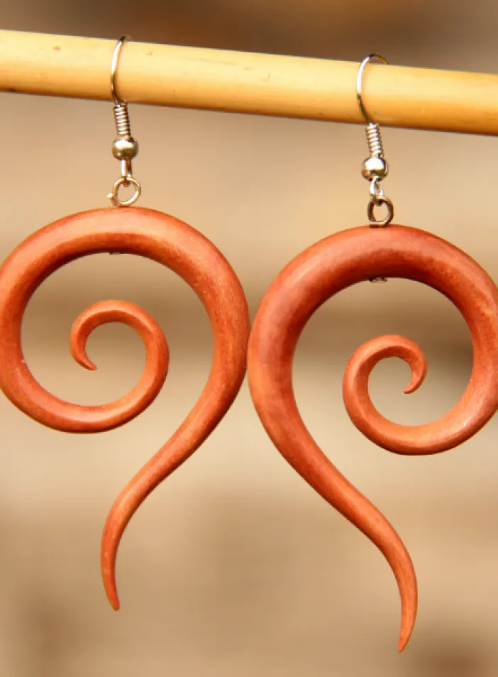 Dřevěné náušnice "Spirály" | PachaMama.cz