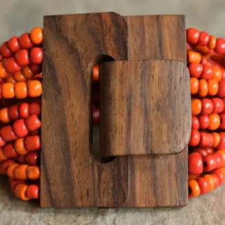 Náramek s dřevěnou přezkou, mix barev | PachaMama.cz