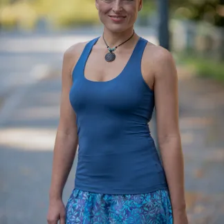 Tílko Lea s všitou braletkou, barva INDIGO | PachaMama.cz