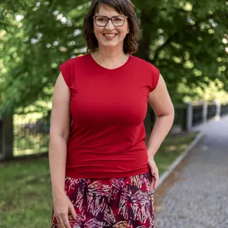 Triko Allure s výstřihem na zádech 