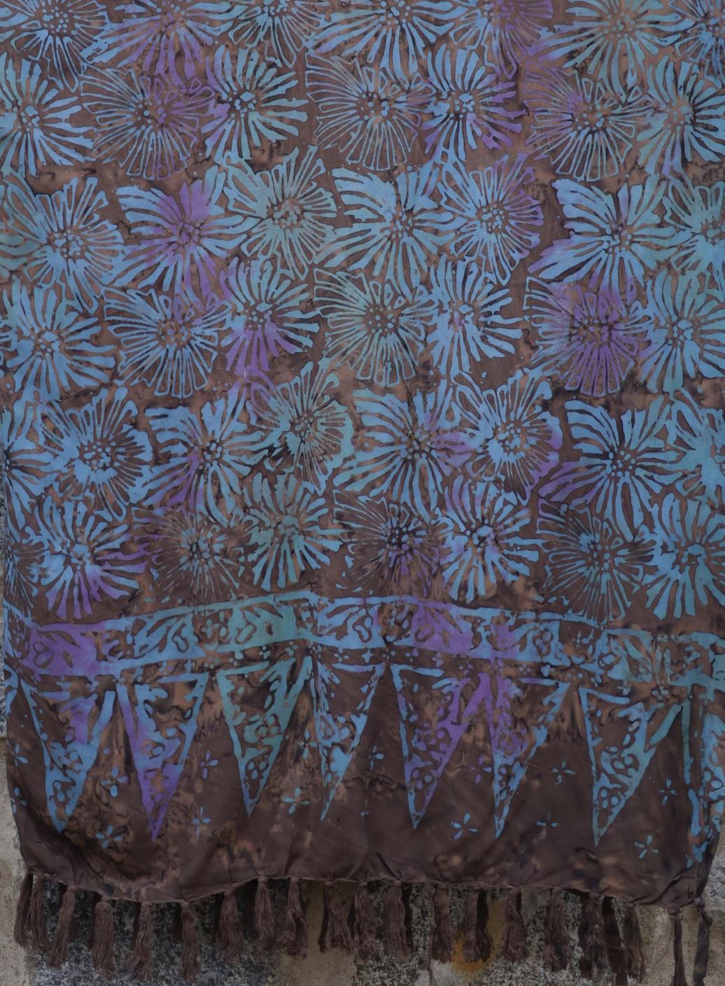 Sarong hnědý s velkými květy | PachaMama.cz