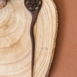 Dřevěná jehlice Seed of Life | PachaMama.cz