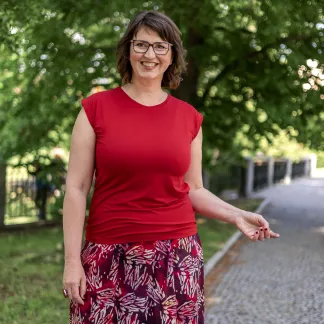 Triko Allure s výstřihem na zádech 