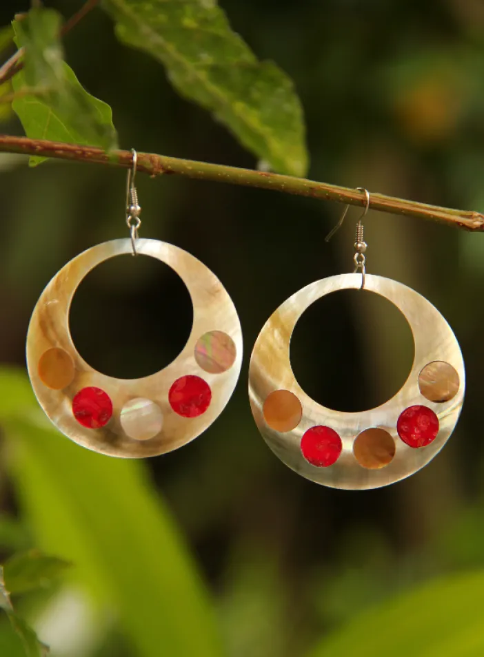 Perleťové kruhové náušnice | PachaMama.cz