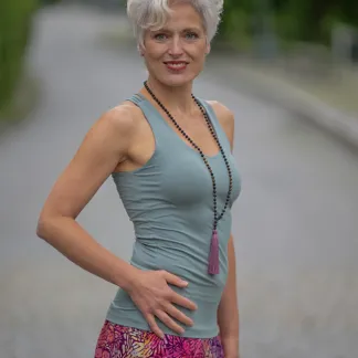 Tílko Lea s všitou braletkou, barva MOSS | PachaMama.cz