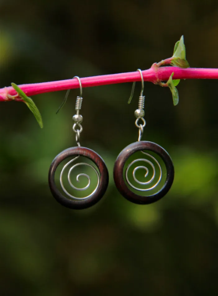Dřevěné náušnice "Spirálky" | PachaMama.cz