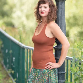 Tílko Lea s všitou braletkou, barva MOCHA | PachaMama.cz