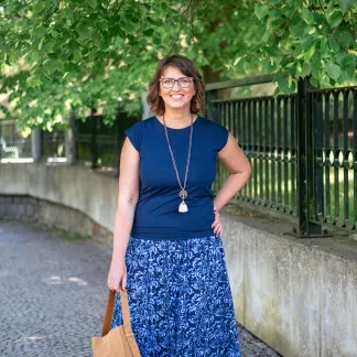 Triko Allure s výstřihem na zádech 