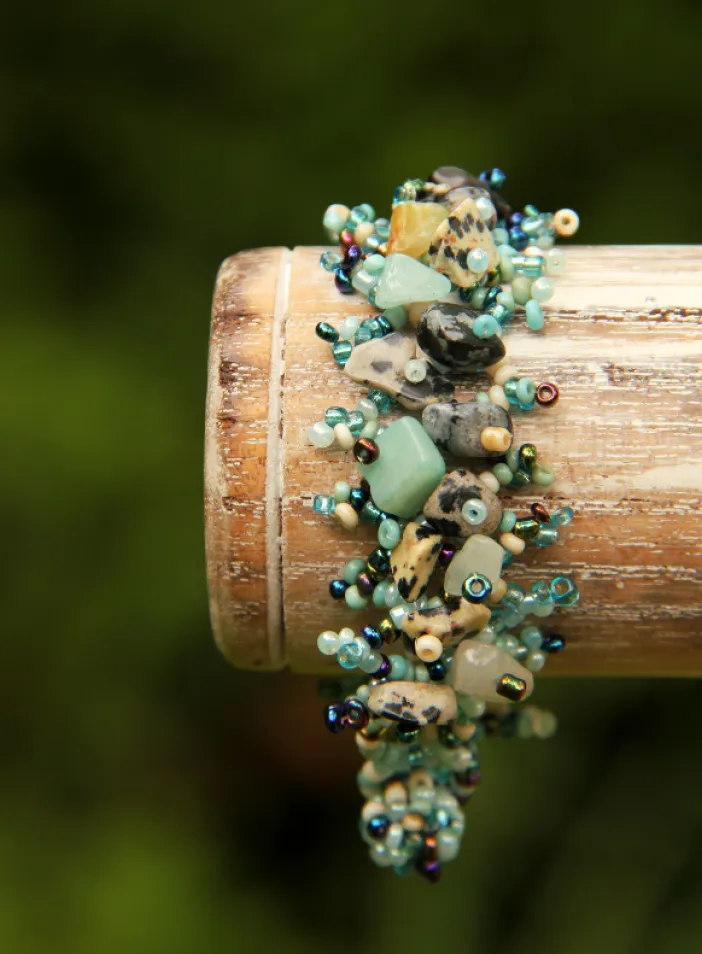 Korálkový náramek s kamínky | PachaMama.cz