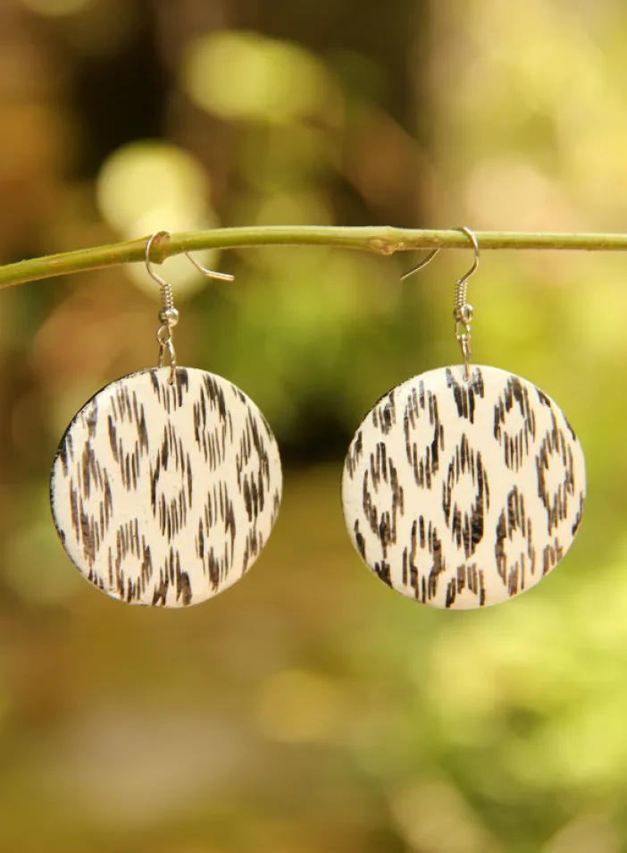 Dřevěné náušnice, černobílé  | PachaMama.cz