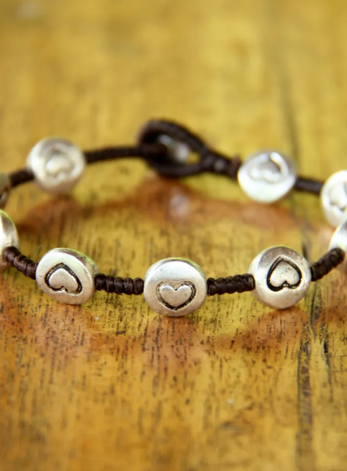 Náramek s kovovými korálky | PachaMama.cz