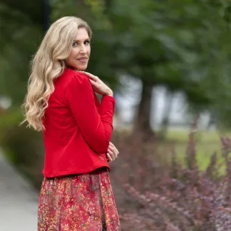 Maya – dámské sako s řaseným rukávem, červená barva | PachaMama.cz