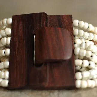 Náramek s dřevěnou přezkou, krémový | PachaMama.cz