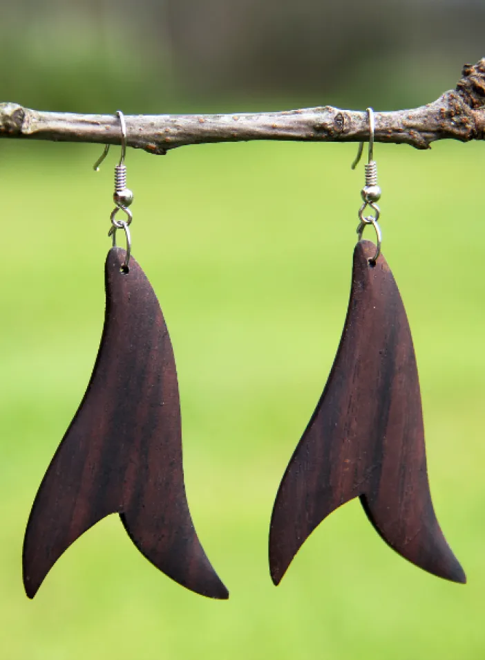 Dřevěné náušnice "Ploutvičky" | PachaMama.cz