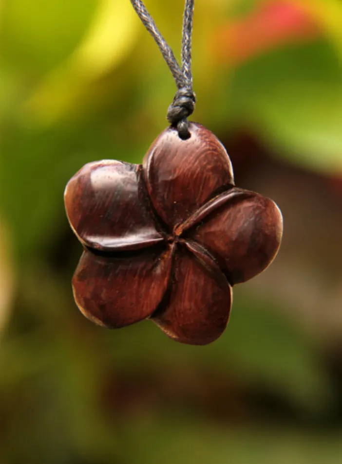 Dřevěný náhrdelník "Rozkvetlá"  | PachaMama.cz