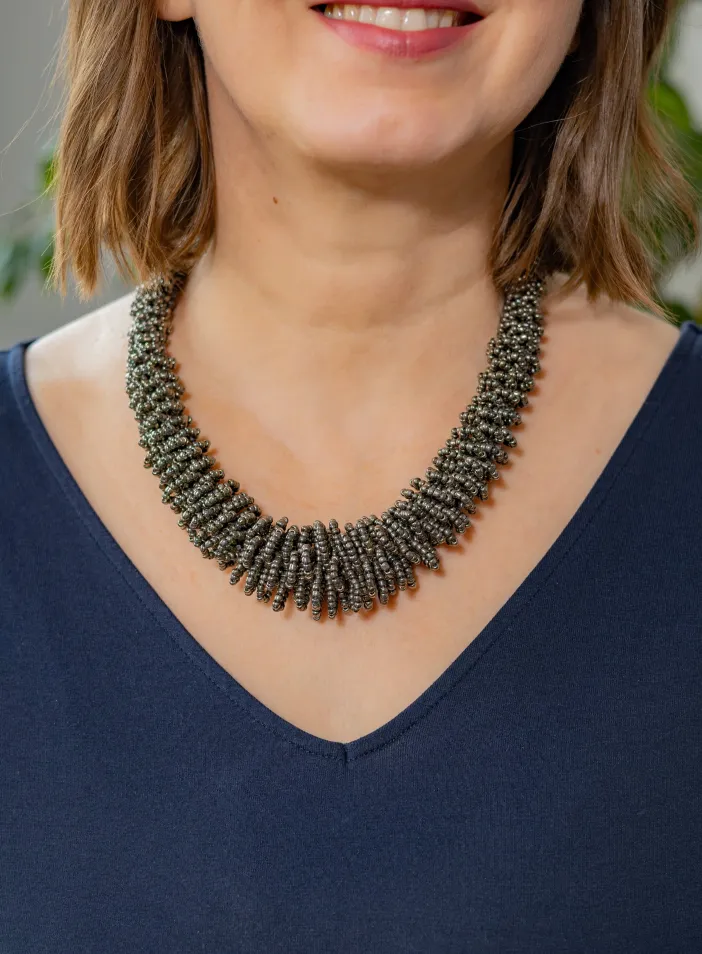 Náhrdelník Diana, korálkový, luxusní, hematitový | PachaMama.cz