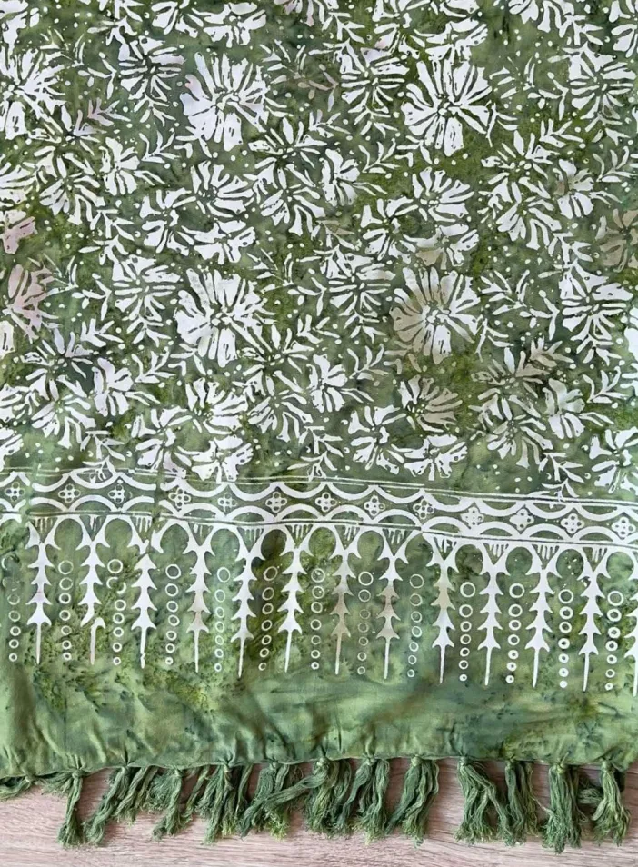 Sarong zelený s květy | PachaMama.cz