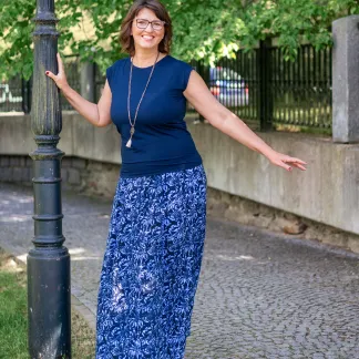 Triko Allure s výstřihem na zádech 