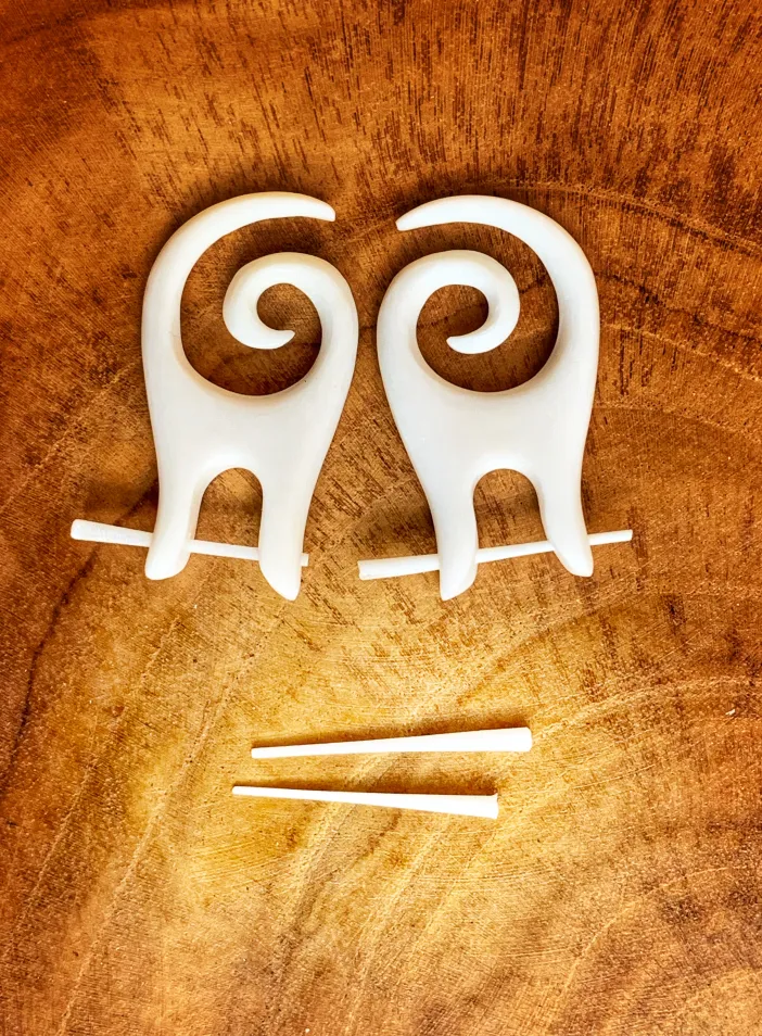 Tyčky k náušnicím z kosti, náhradní  | PachaMama.cz