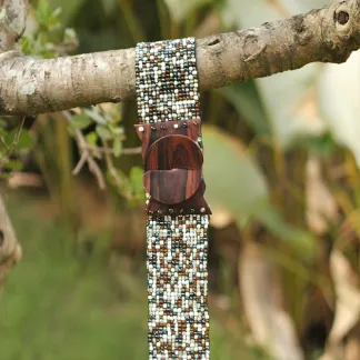 Korálkový opasek s dřevěnou přezkou | PachaMama.cz