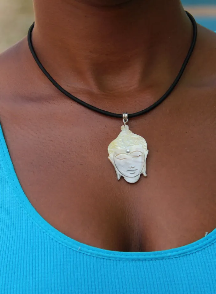 Náhrdelník s perleťovým příveskem      | PachaMama.cz