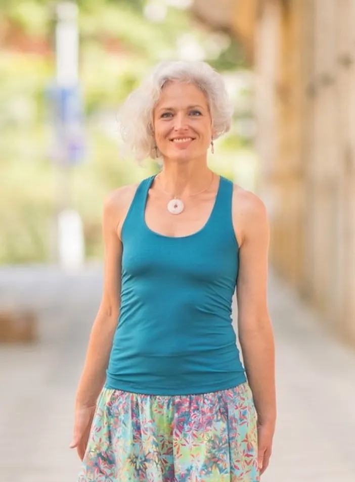 Tílko Lea s všitou braletkou, barva COSMO | PachaMama.cz