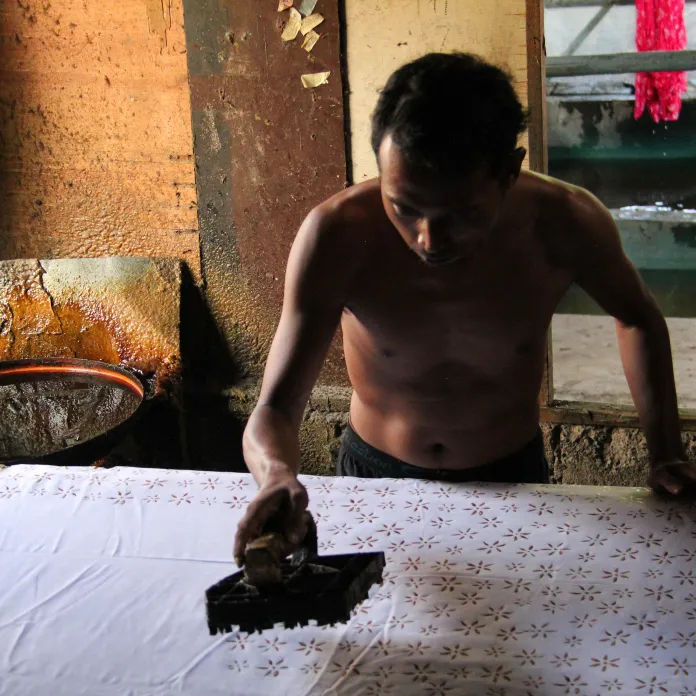 Indonéská batika z rukou mistra Aldima | PachaMama.cz