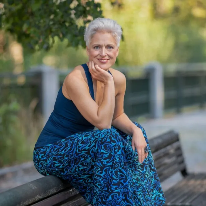 Navy – elegance, která zraje s námi | PachaMama.cz