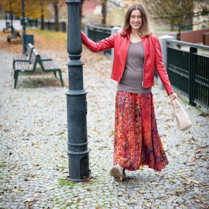 Jak sladit podzimní šatník s dlouhou sukní? | PachaMama.cz