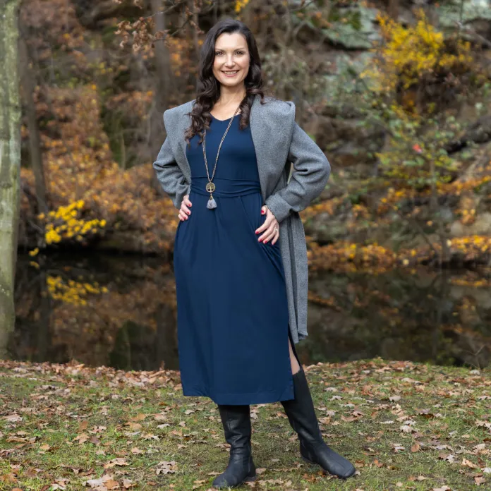 Navy – elegance, která zraje s námi | PachaMama.cz