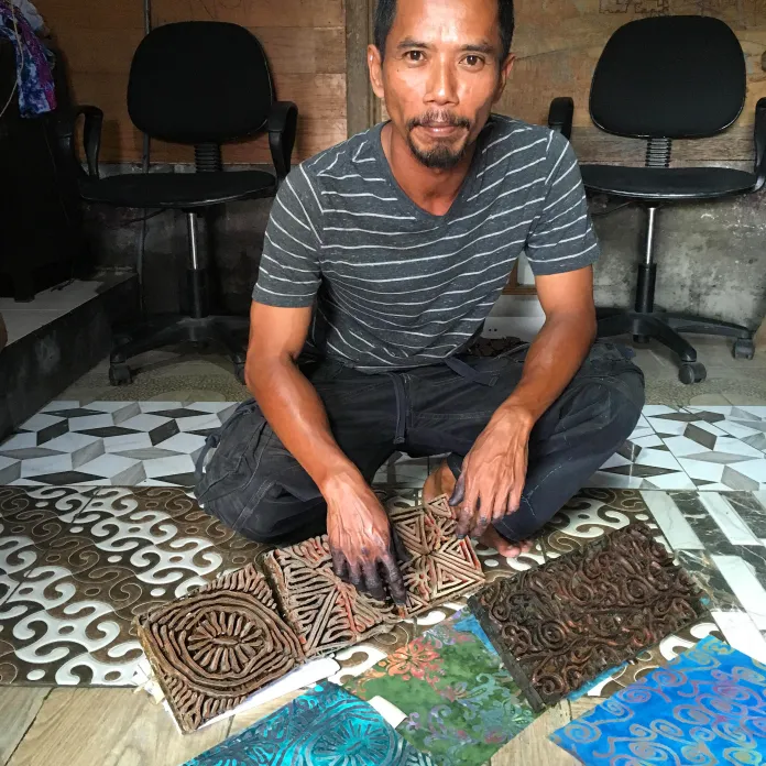 Indonéská batika z rukou mistra Aldima | PachaMama.cz