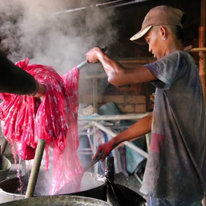 Indonéská batika z rukou mistra Aldima | PachaMama.cz